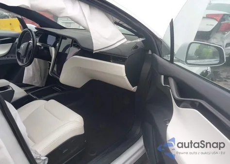 2018 Tesla Model X 100D/75D/P100D z USA, uszkodzony, nr VIN 5YJXCBE2XJF142595